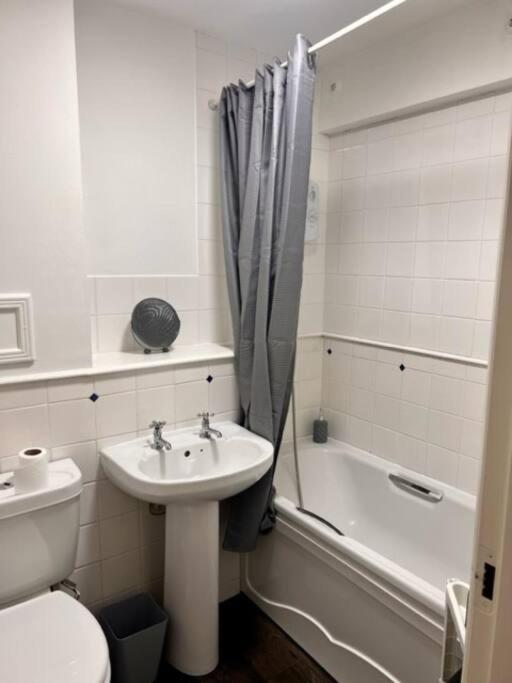 غلاسغو Trendy One Bedroom Apartment المظهر الخارجي الصورة